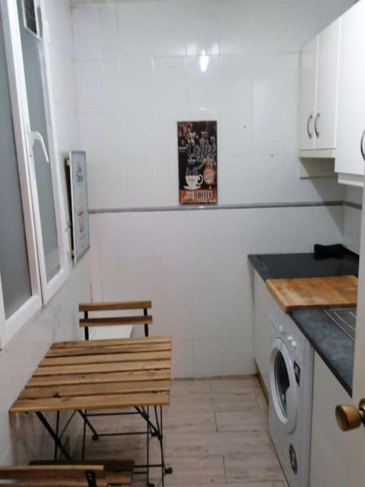 Sebastian Elcano, Apartamento Para 2 Con Terraza, Metro Embajadores Madrid Exterior foto